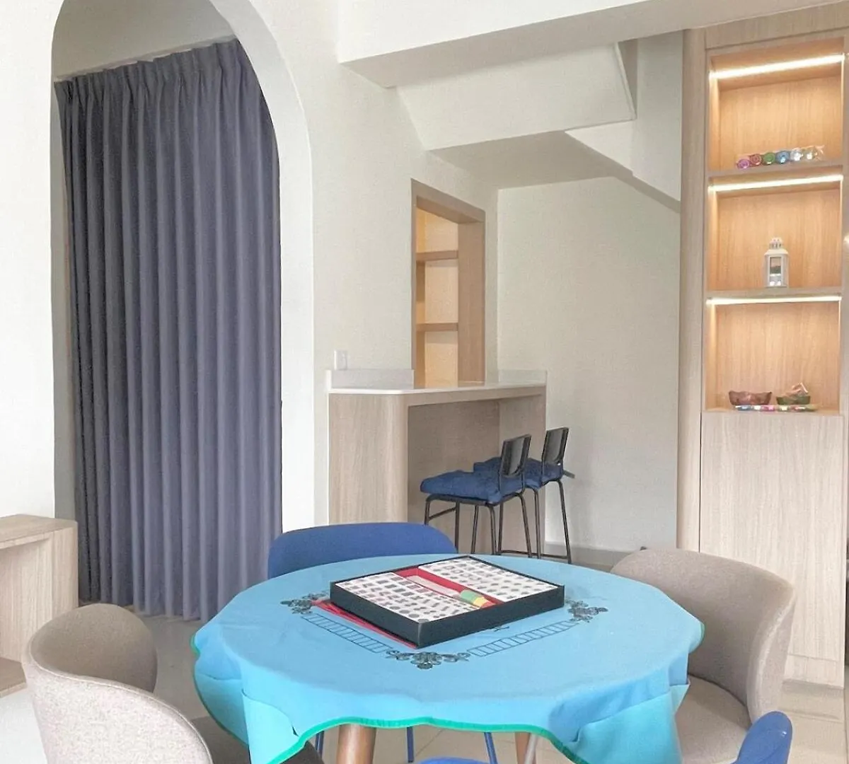 Holiday home Bukit Indah Karaoke Corner 5Parking Muji 4-10Pax Villa Johor Bahru Malaysia