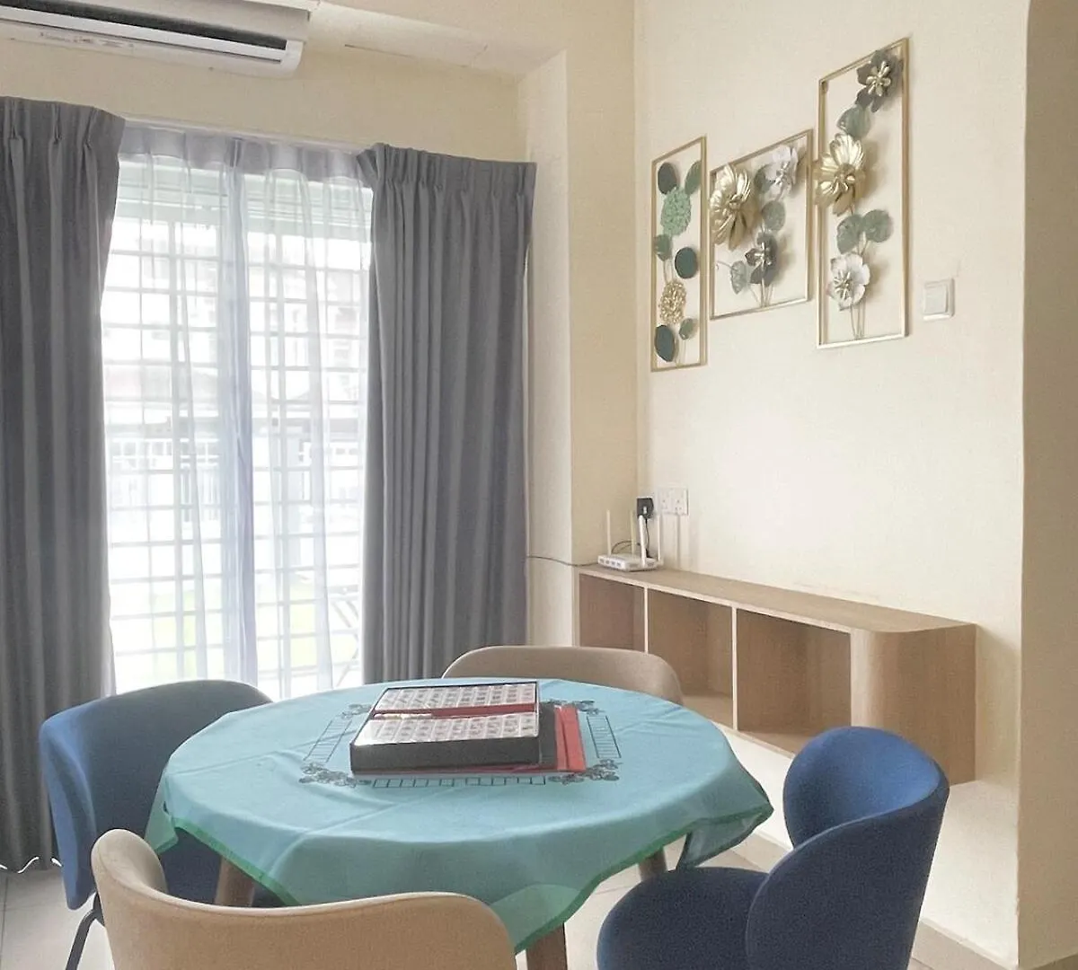 Bukit Indah Karaoke Corner 5Parking Muji 4-10Pax Villa Johor Bahru 0*,  Malaysia